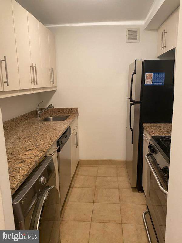 219-29 18TH Street - Photo 1