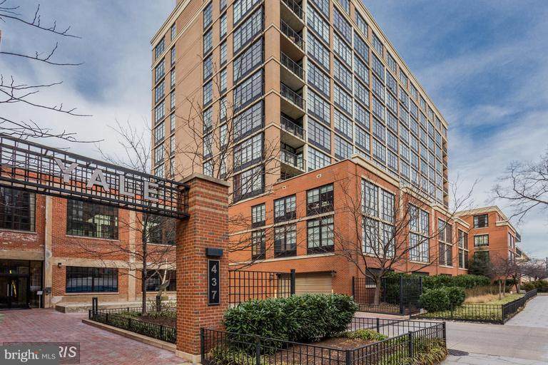 437 New York Avenue - Photo 1