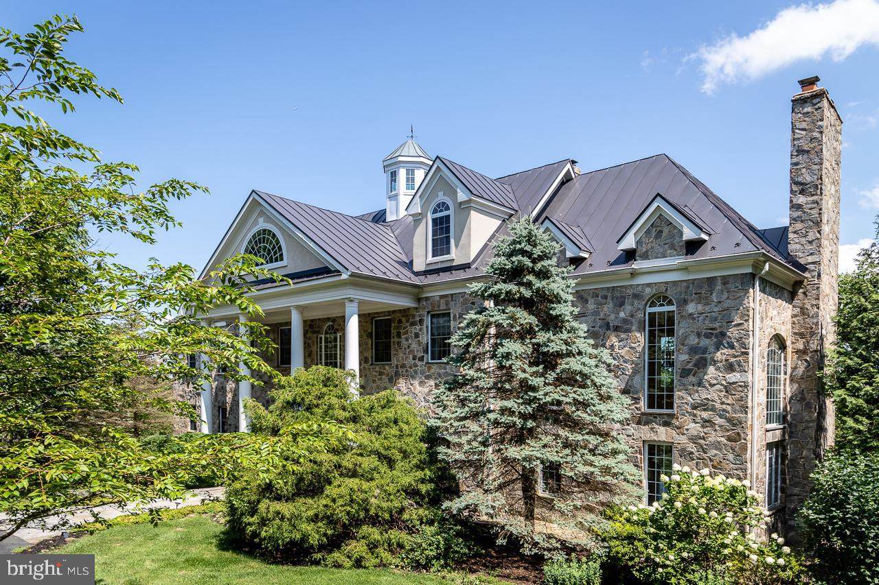 18426 Blueridge Mountain Road - Photo 1