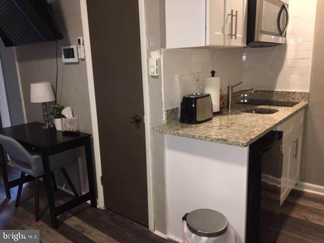 302 12TH Street - Photo 1
