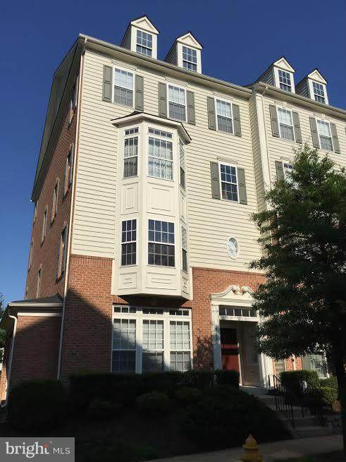 2584 Eastbourne Drive - Photo 1