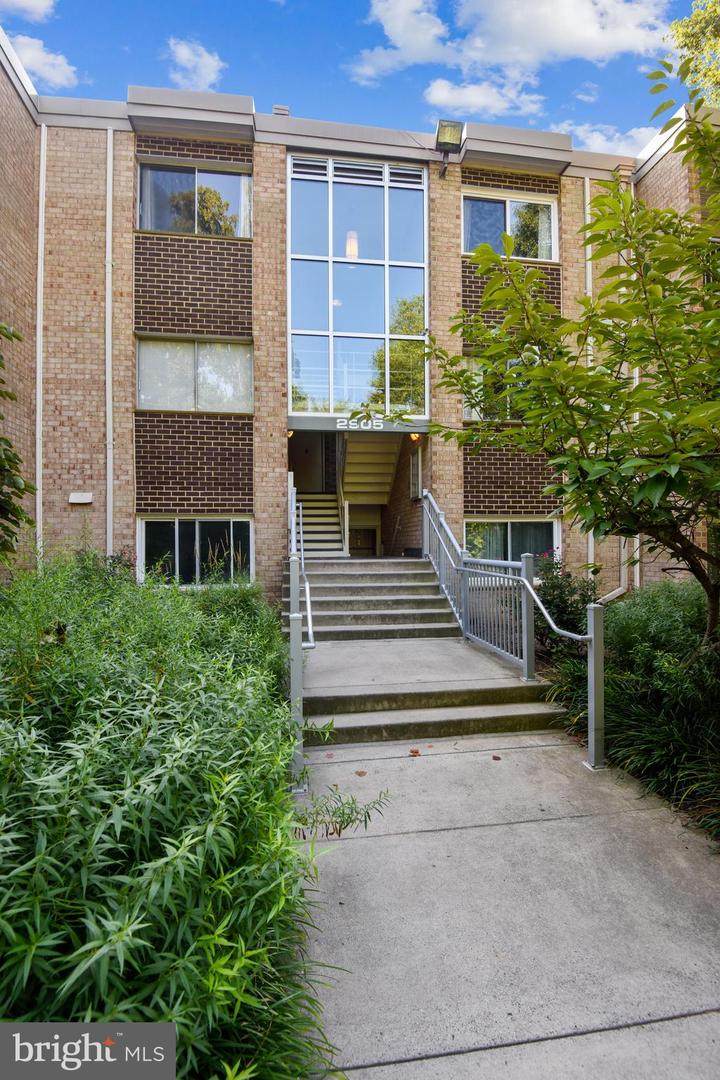 2905 Charing Cross Road - Photo 1