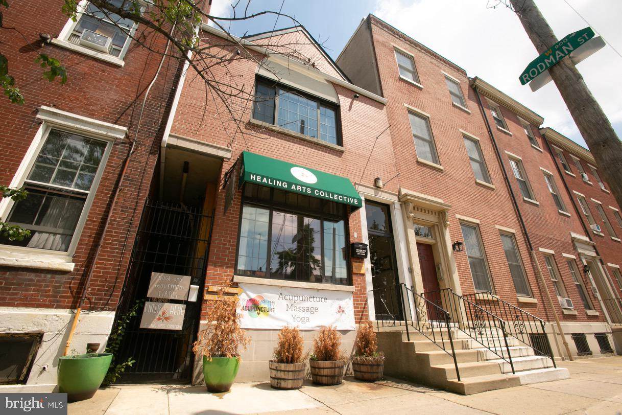 519 9TH Street - Photo 1