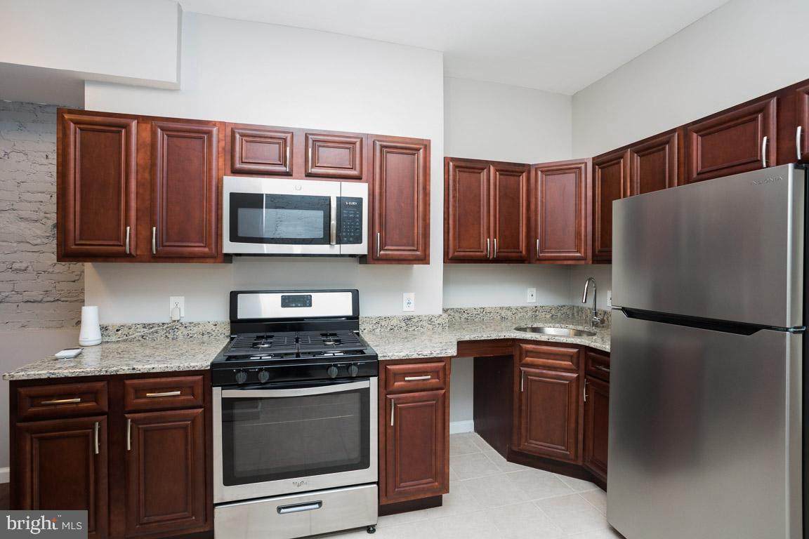 1212 Glyndon Avenue - Photo 1