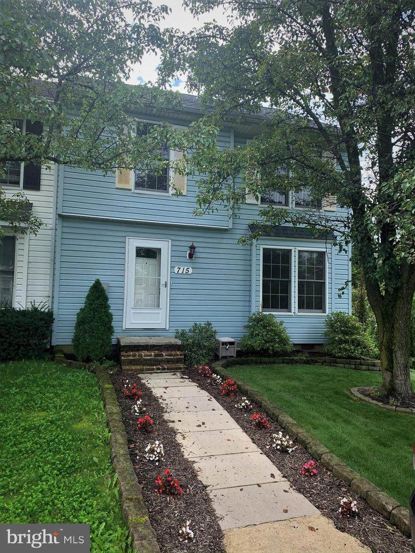 715 Emily Lane - Photo 1