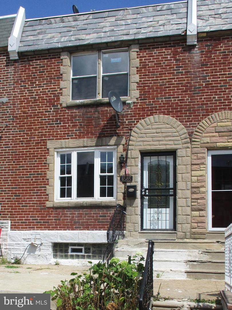 4585 Shelbourne Street - Photo 1