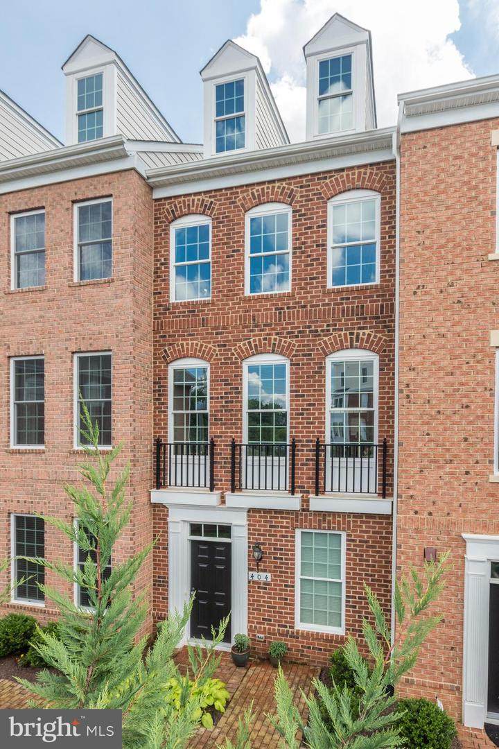 404 Haupt Square - Photo 1