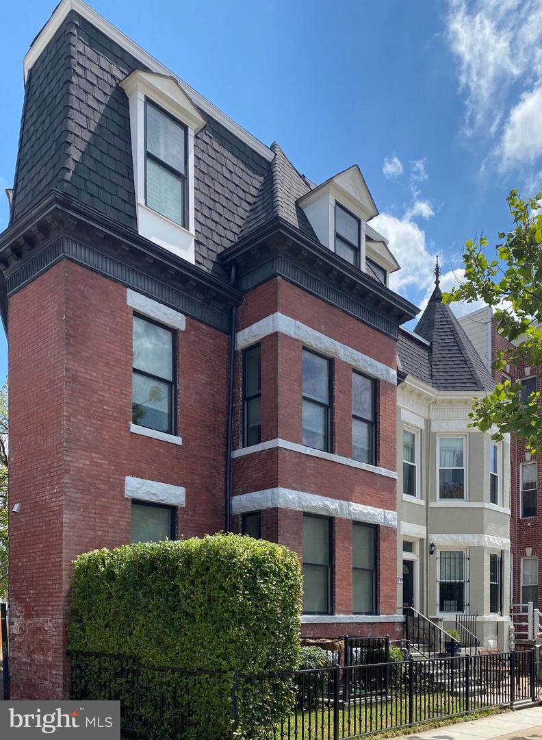 1721 4TH Street - Photo 1