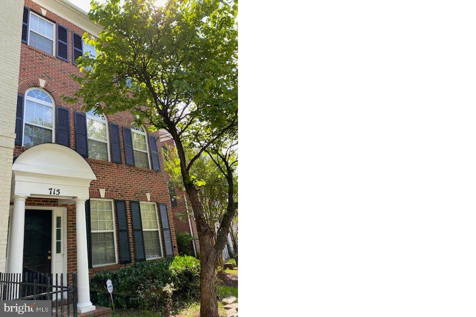 715 Pleasant Drive - Photo 1