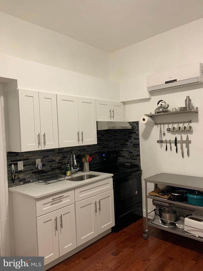 1502 Broad Street - Photo 1