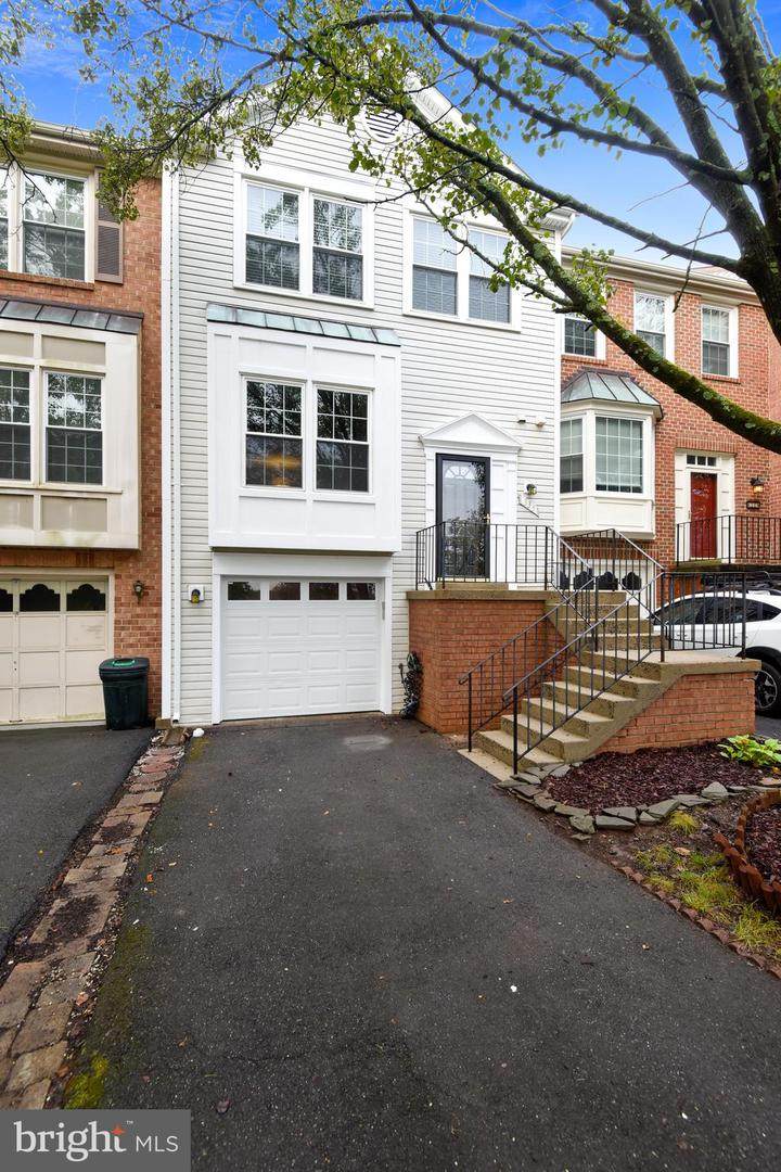 335 Davis Avenue - Photo 1