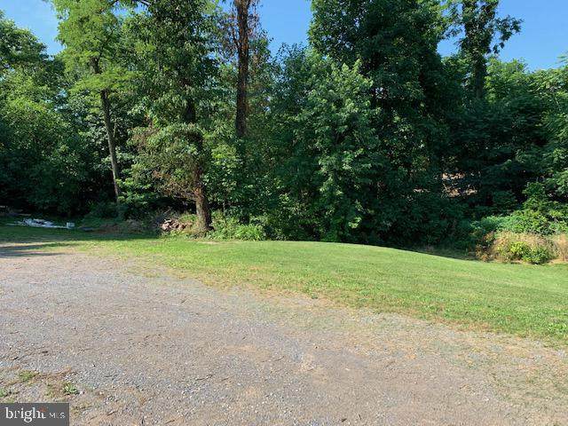 1474 Center Road - Photo 1