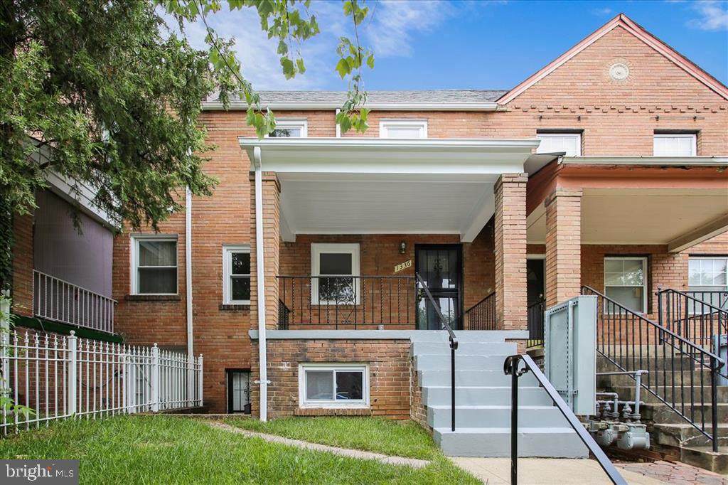 1336 Levis Street - Photo 1
