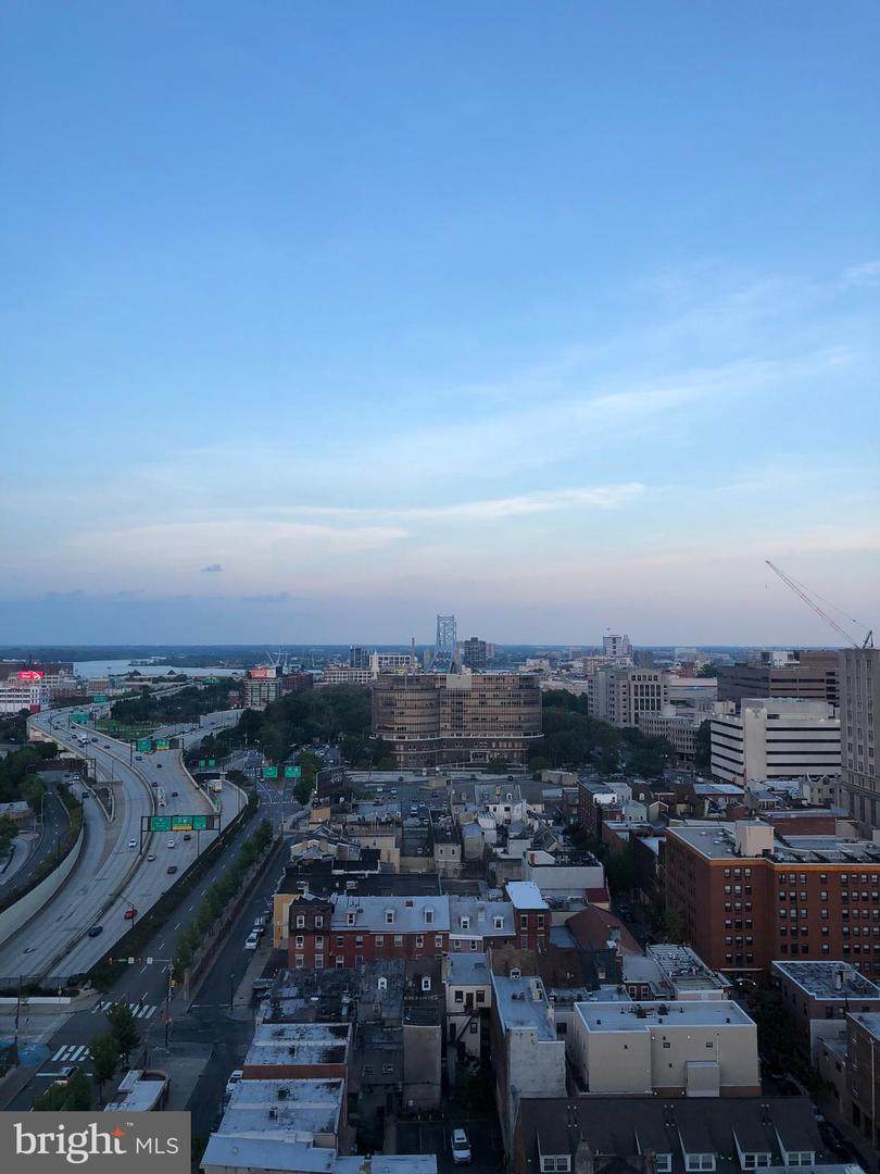 1100 Vine Street - Photo 1