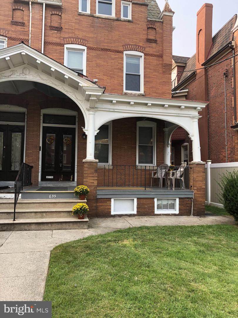 635 Haws Avenue - Photo 1