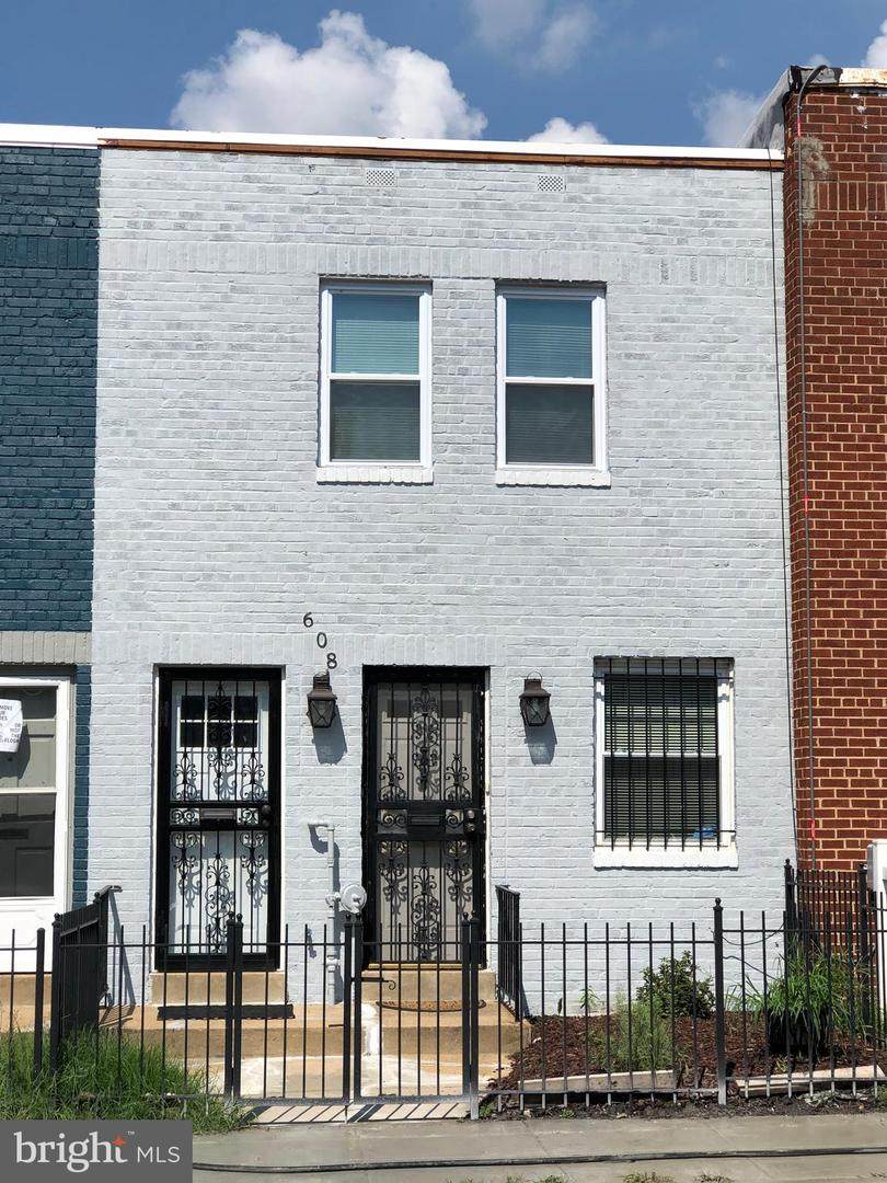 608 19TH Street - Photo 1