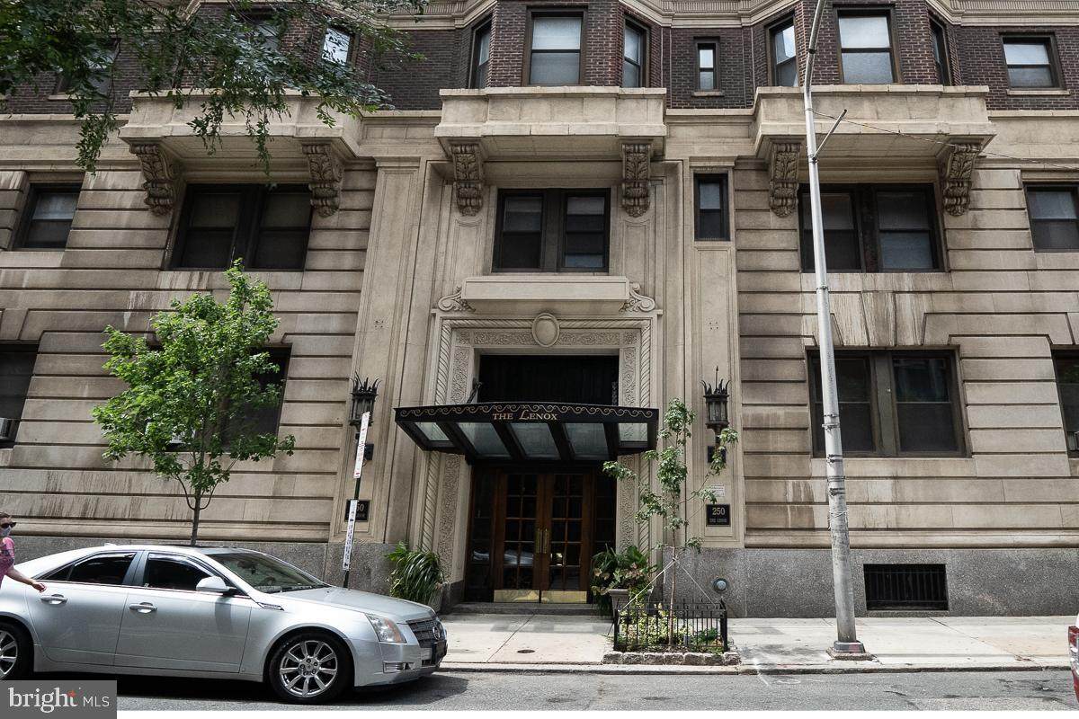 250 13TH Street - Photo 1