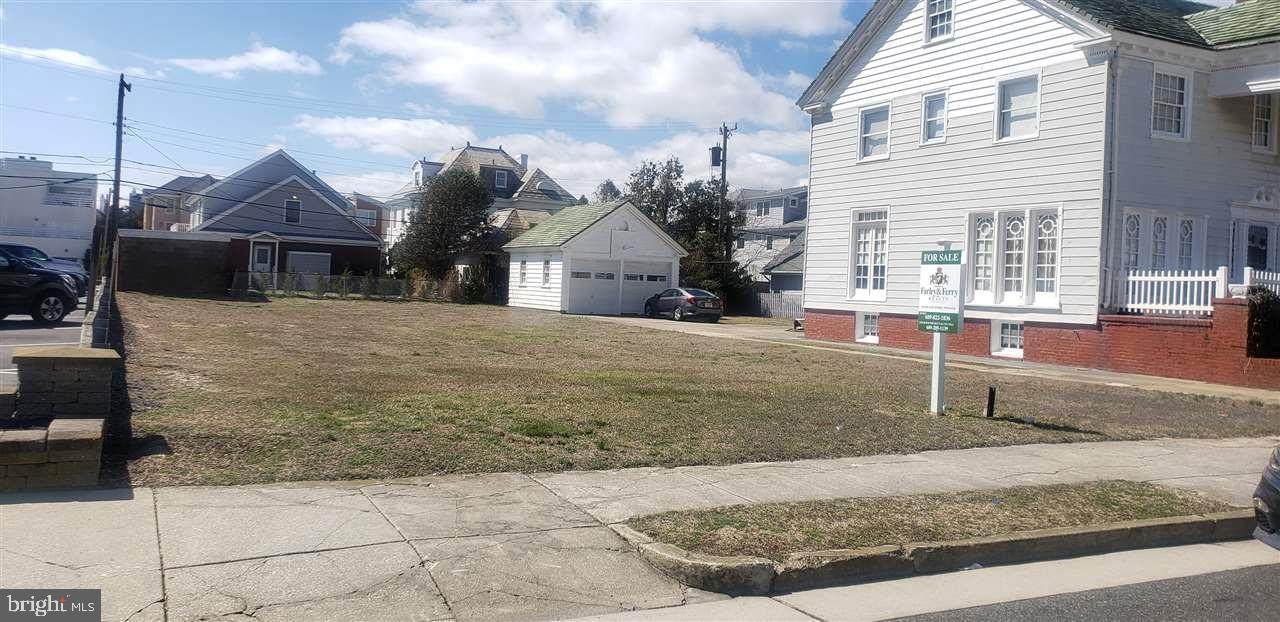 108 Oxford Avenue - Photo 1