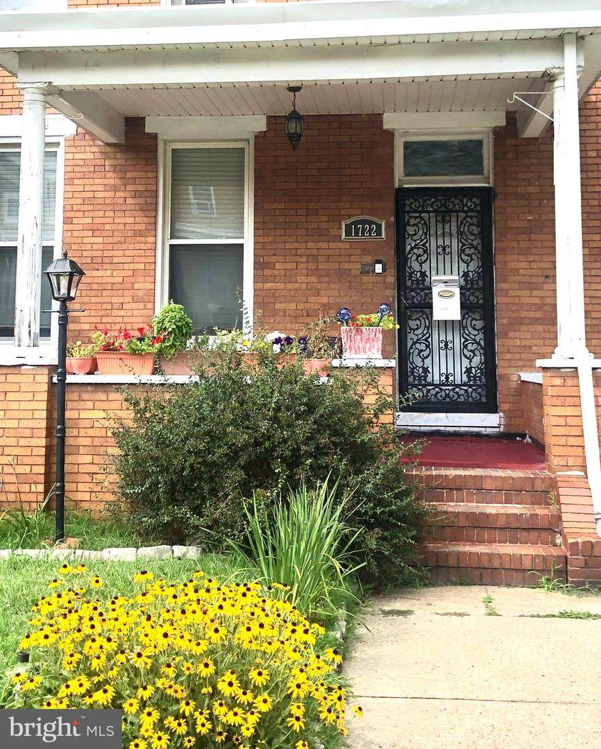 1722 32ND Street - Photo 1