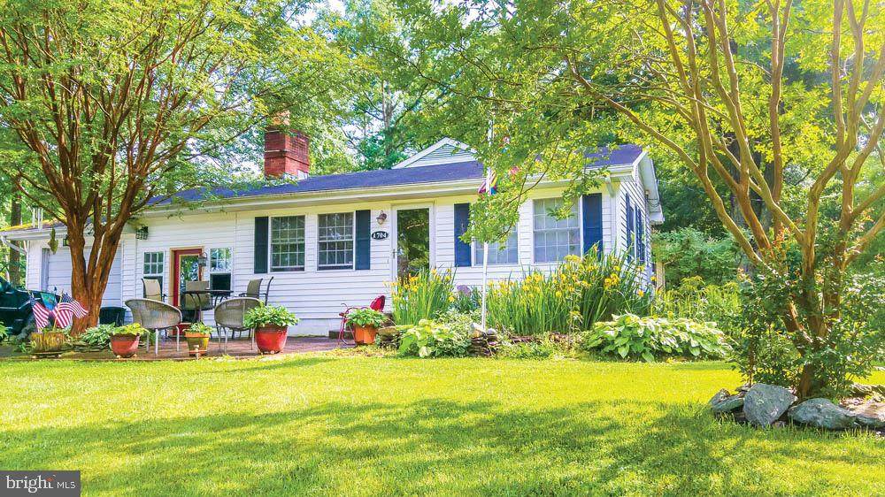 704 Warner Lane - Photo 1