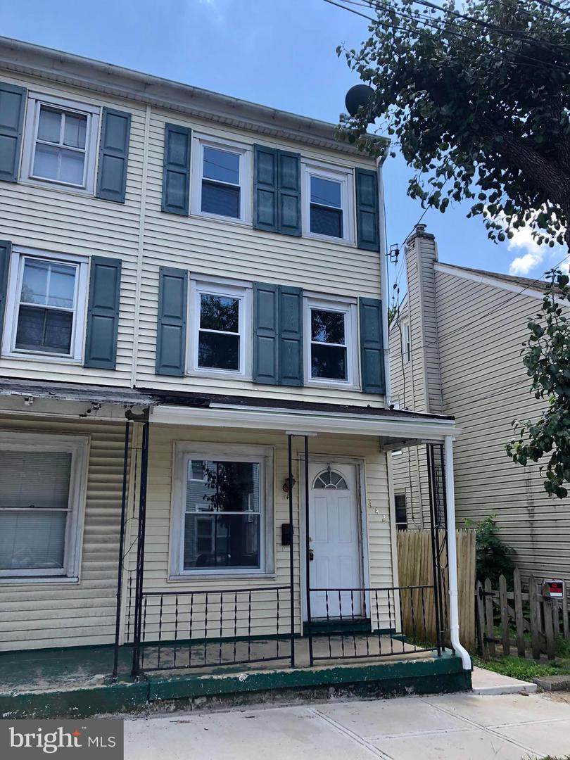 442 Beech Street - Photo 1