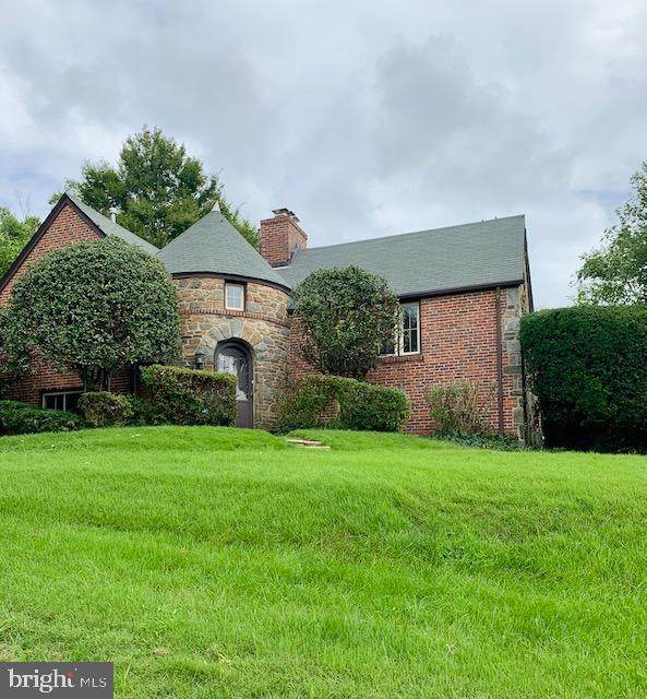 621 Greenbrier Drive - Photo 1