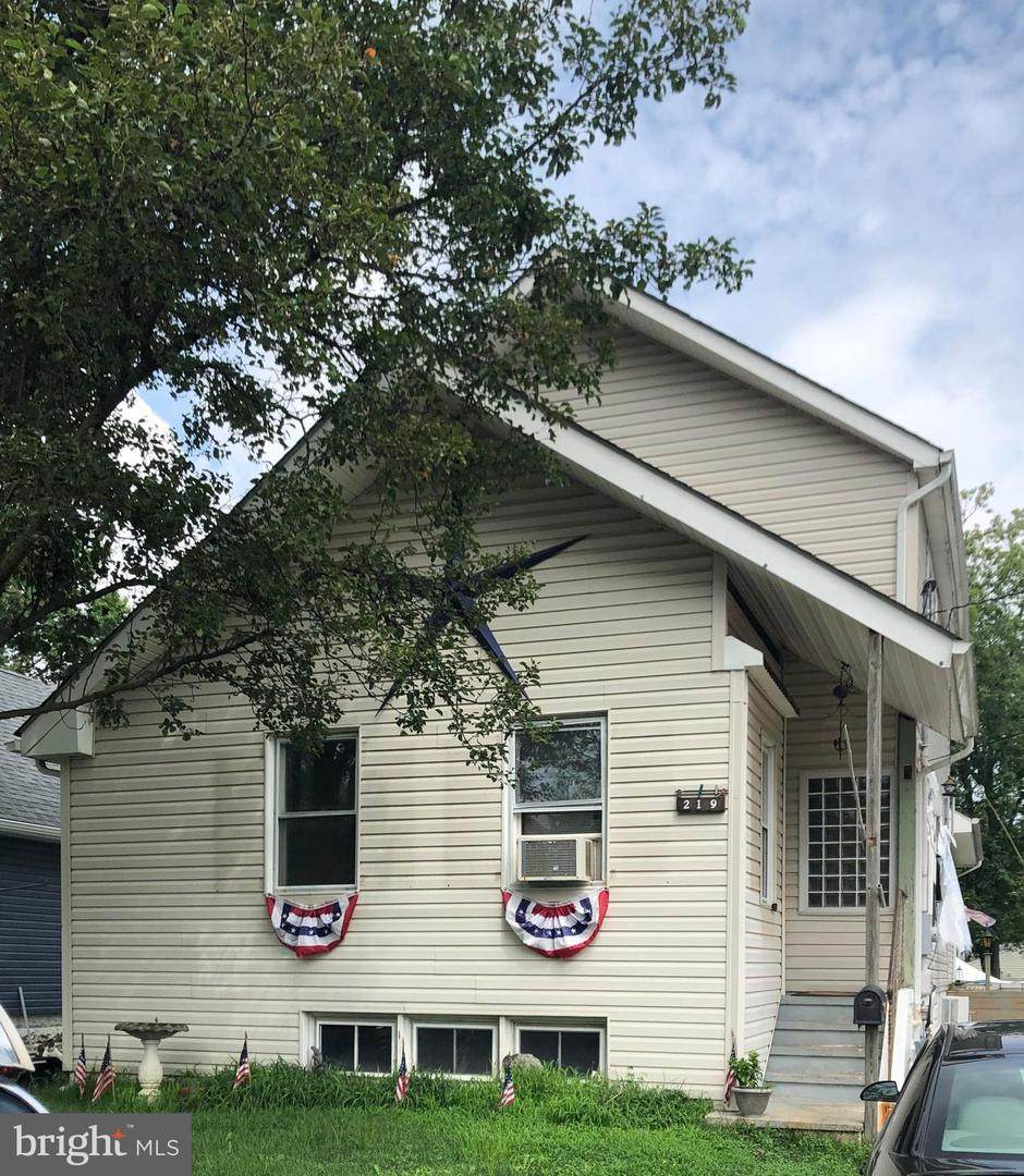 219 5TH Avenue - Photo 1
