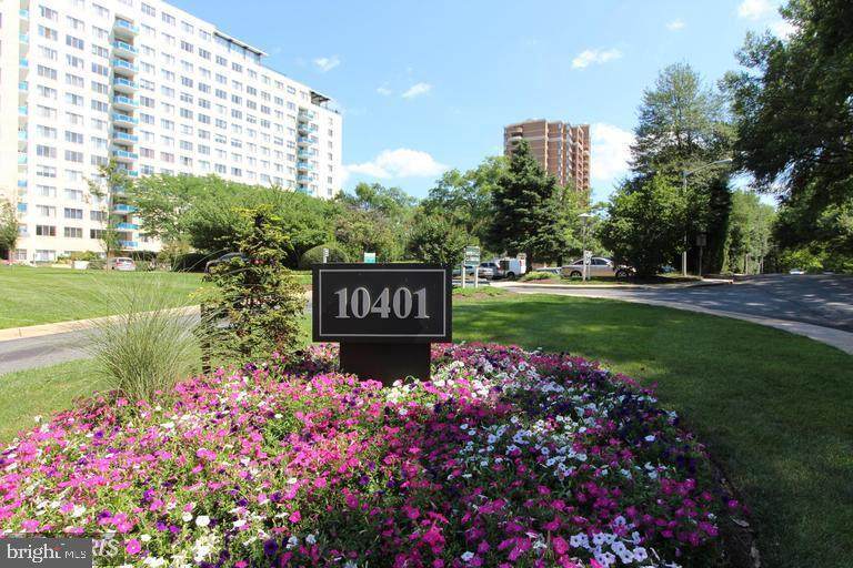 10401 Grosvenor Place - Photo 1