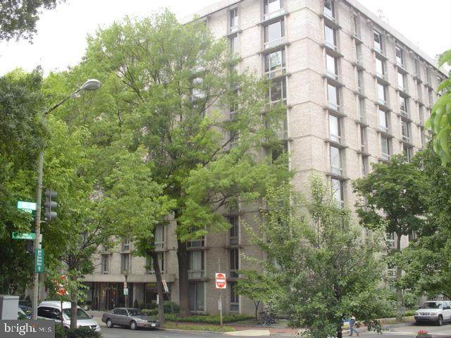 950 25TH Street - Photo 1
