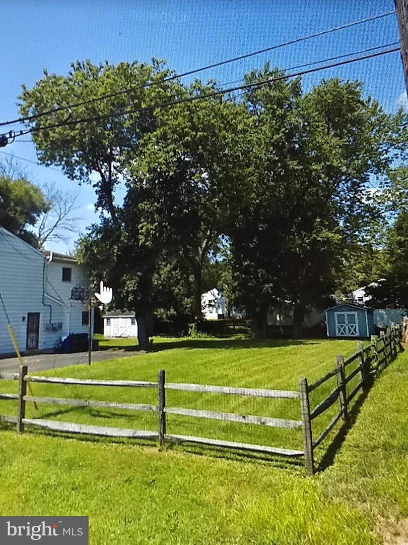 1514 Robinson Avenue - Photo 1