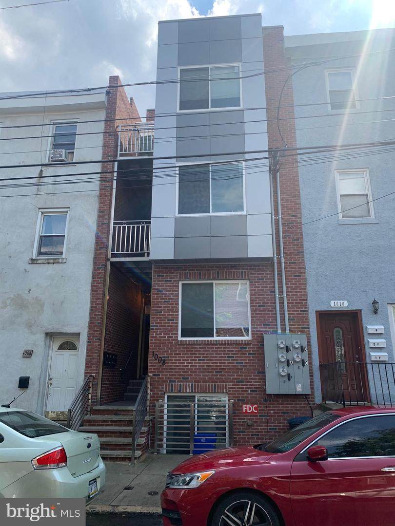 1008 Green Street - Photo 1