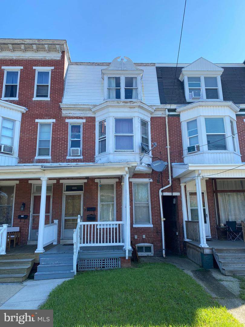 1021 Queen Street - Photo 1