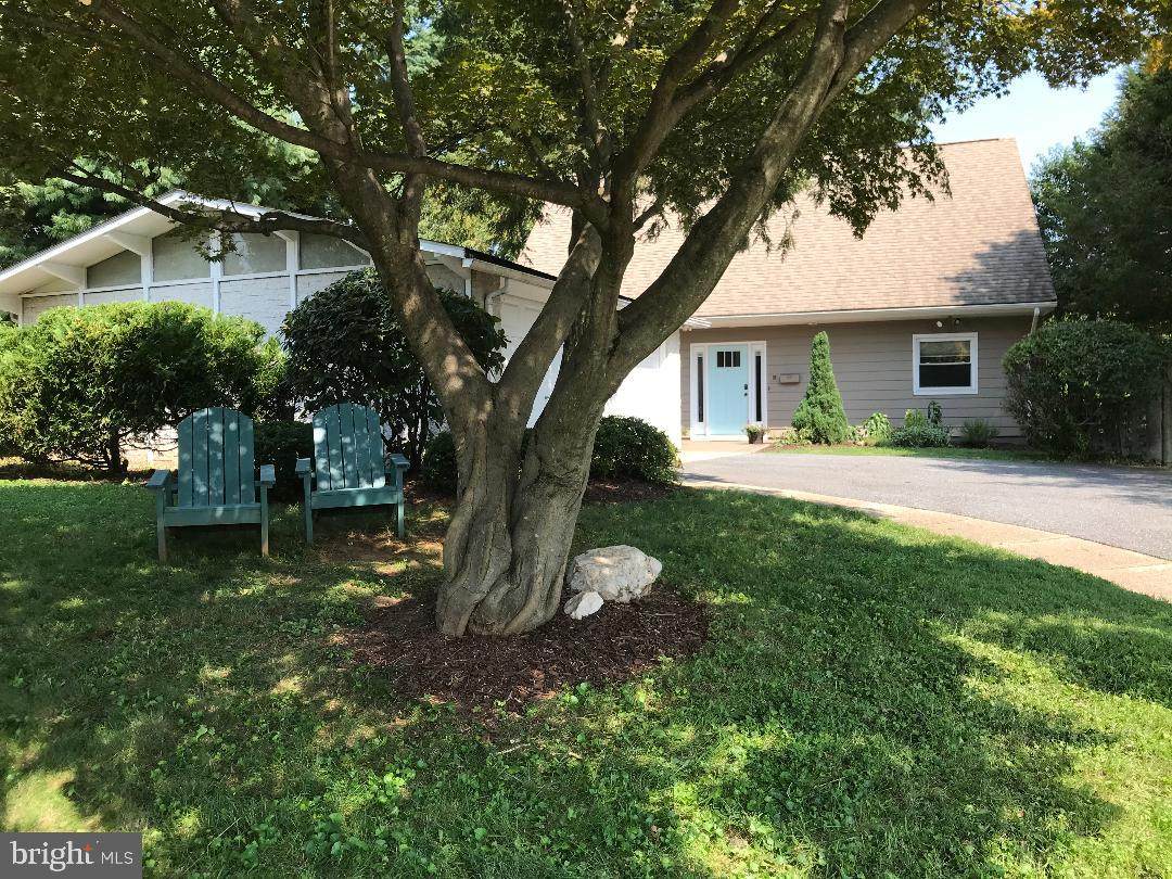 2987 Glenora Lane - Photo 1