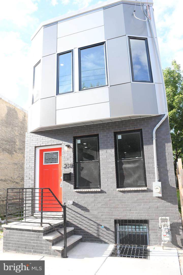 2707 Oakford Street - Photo 1