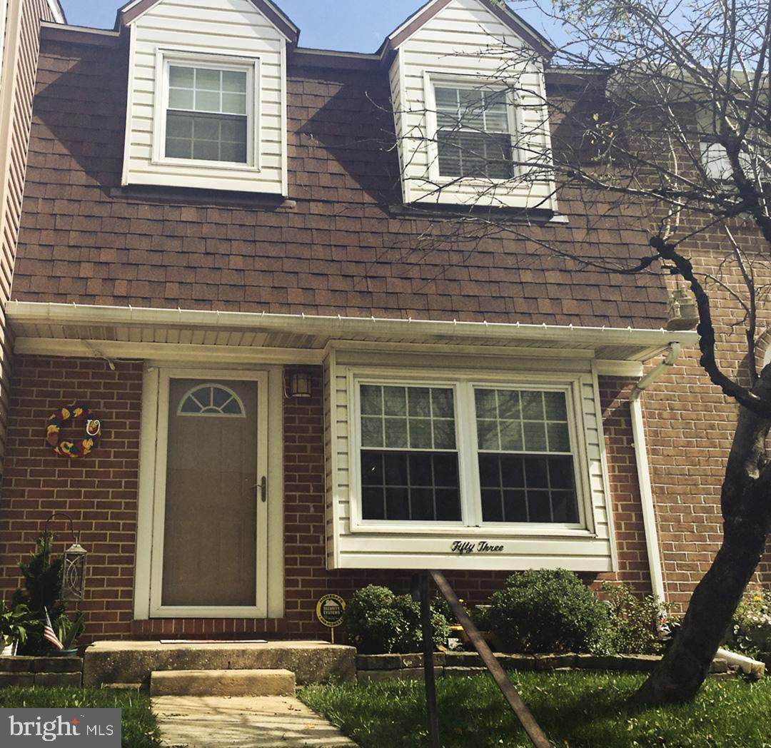53 King Charles Circle - Photo 1
