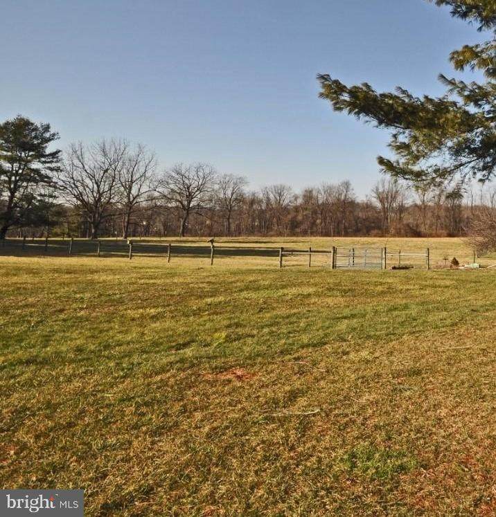 1693 Street Road - Photo 1