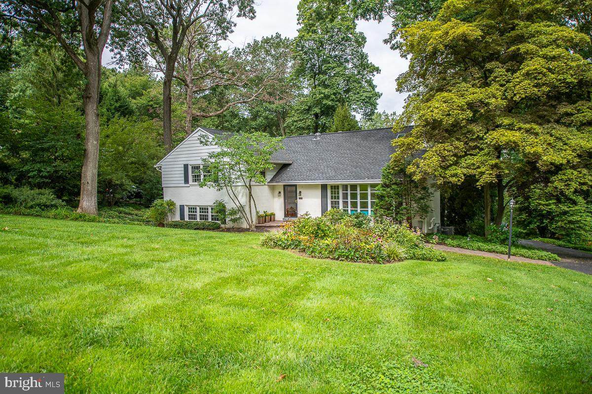 411 Woodcrest Road - Photo 1