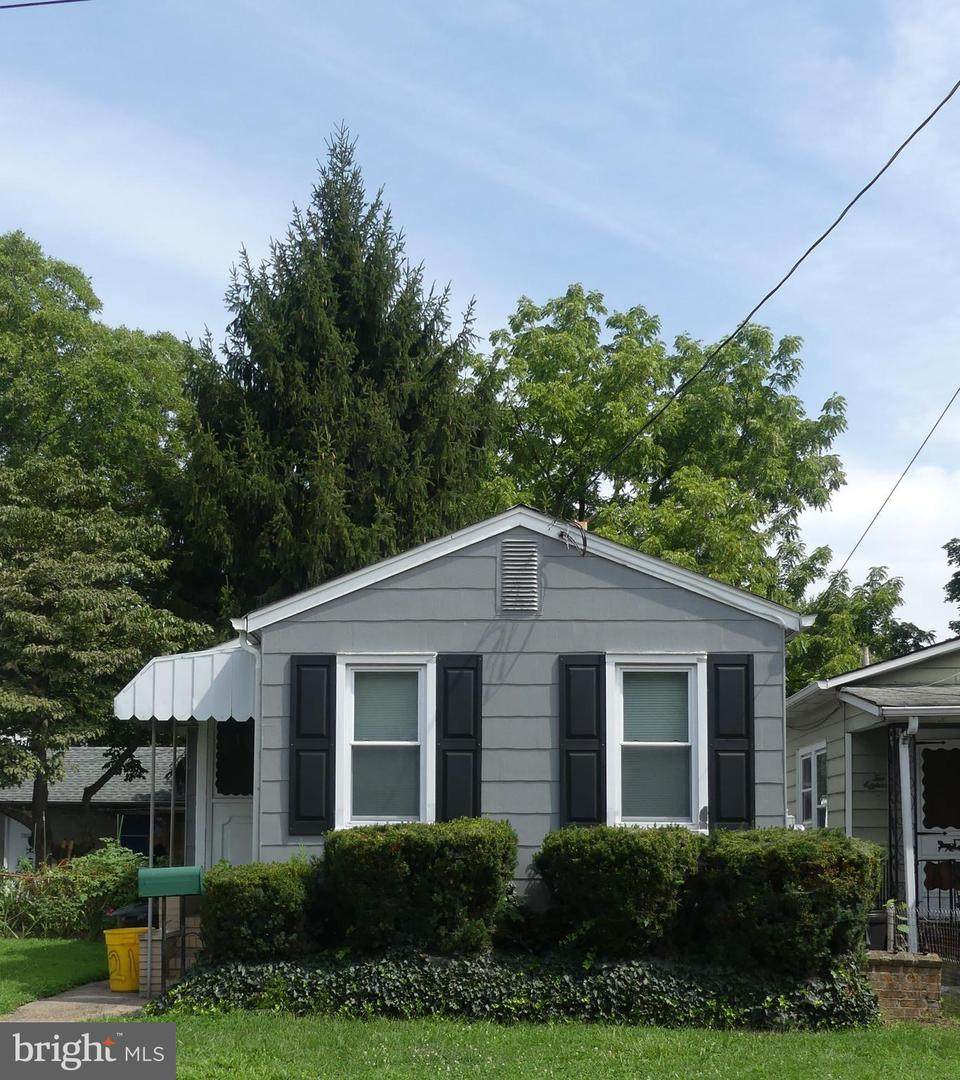 216 Randall Avenue - Photo 1