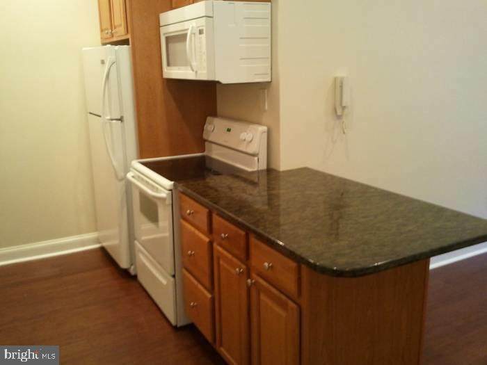 2110-12 South Street - Photo 1