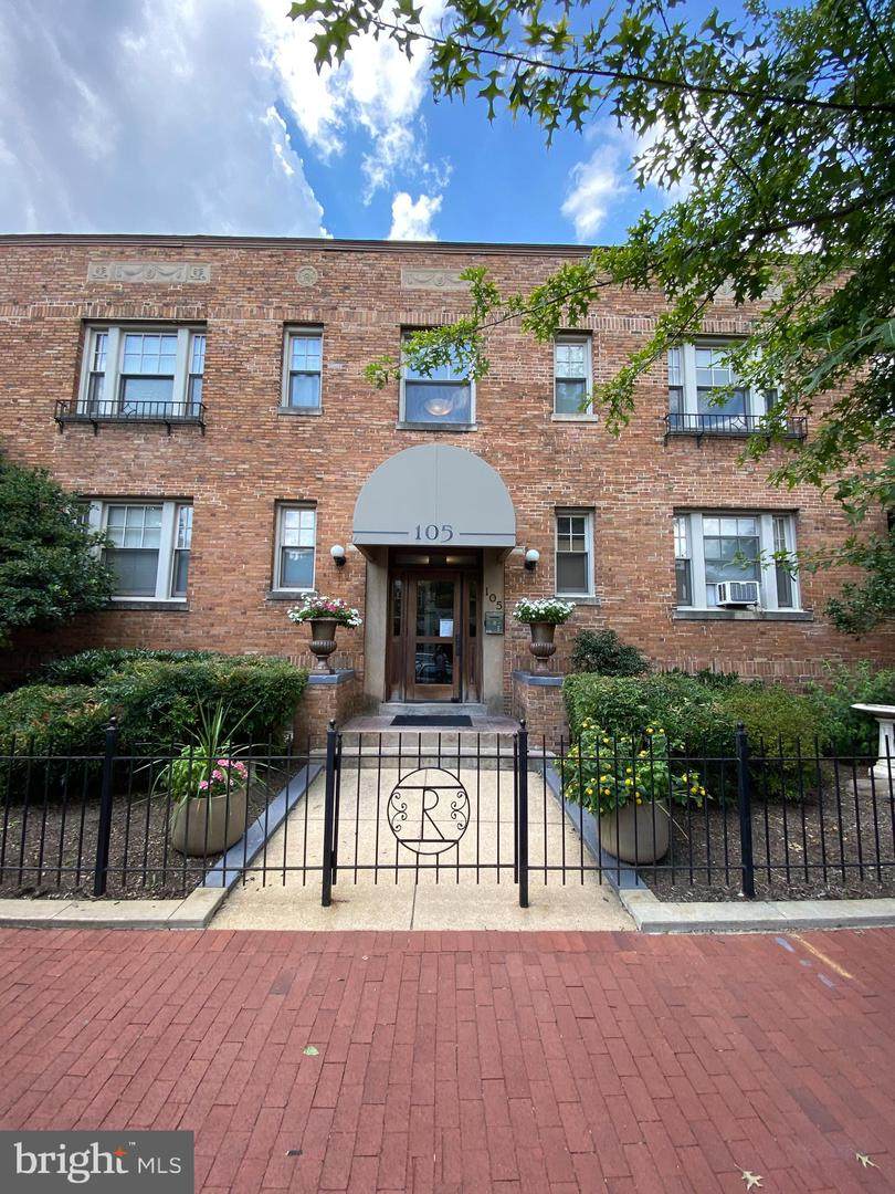105 6TH Street - Photo 1