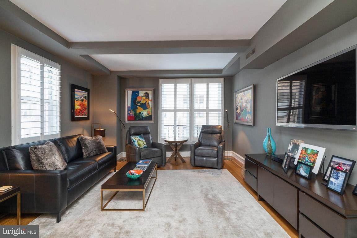 1901 Walnut Street - Photo 1