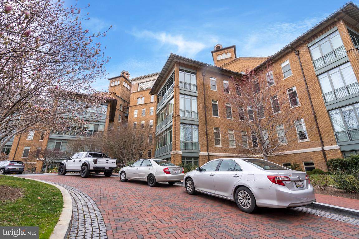 2425 L Street - Photo 1