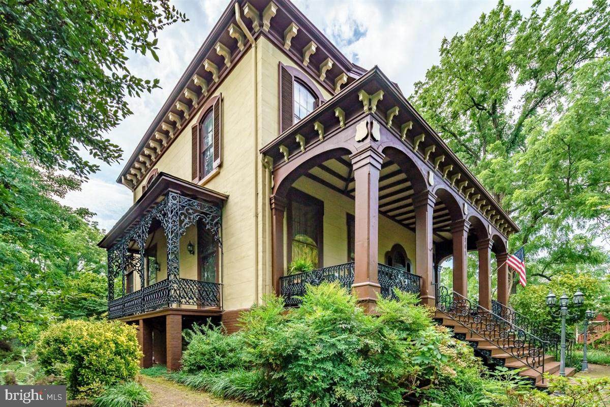 501 East Street - Photo 1