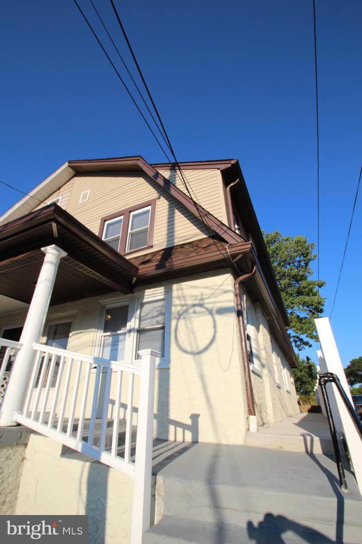 232 Brooke Street - Photo 1