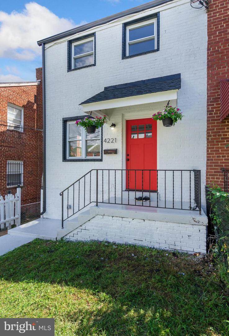 4221 Hildreth Street - Photo 1