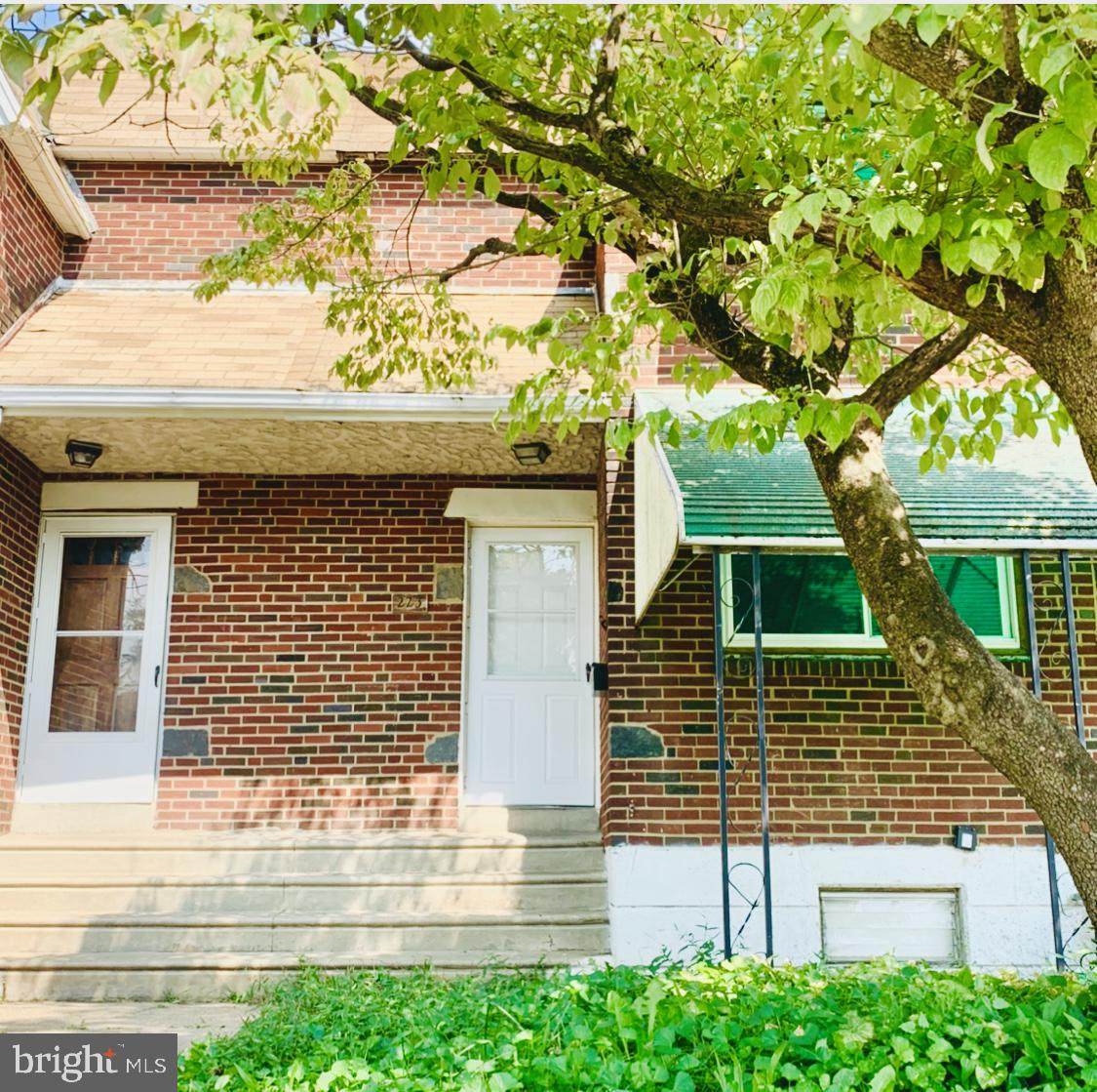 223 Sherbrook Boulevard - Photo 1