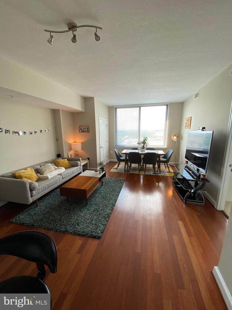 2451 Midtown Avenue - Photo 1