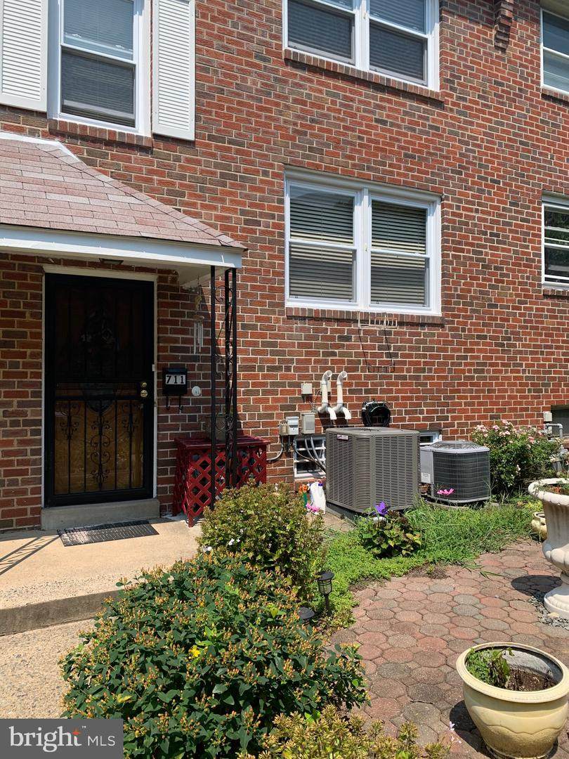 711 Longacre Court - Photo 1
