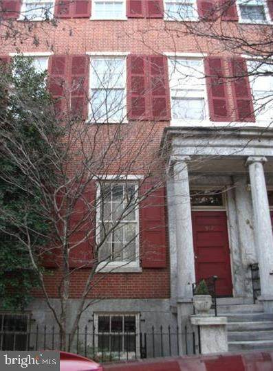 912 Spruce Street - Photo 1