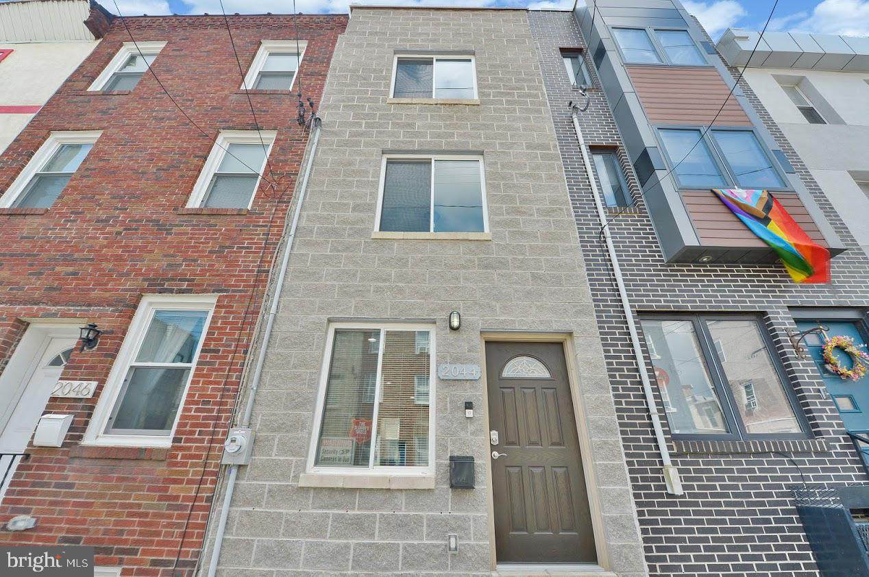 2044 Sergeant Street - Photo 1